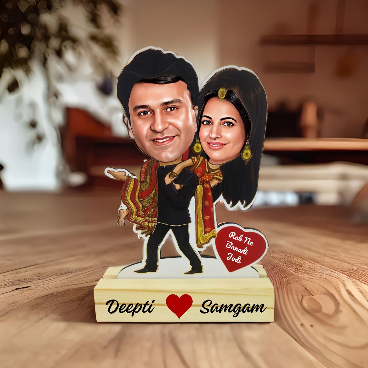 LOVE-LOCKED COUPLE CARICATURE – Gifts.UniverseaAds
