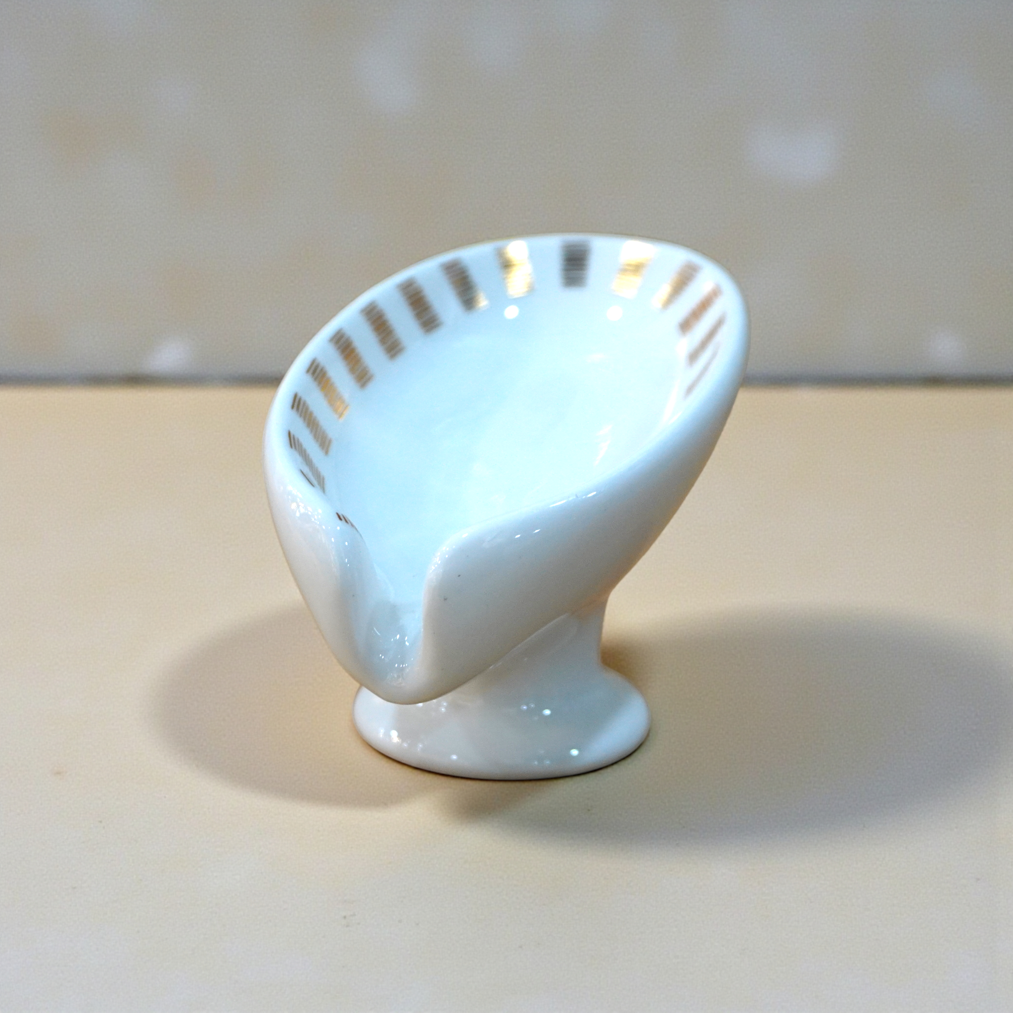 Ceramic Soap Holder Dish – Stylish & Practical Bathroom (White)