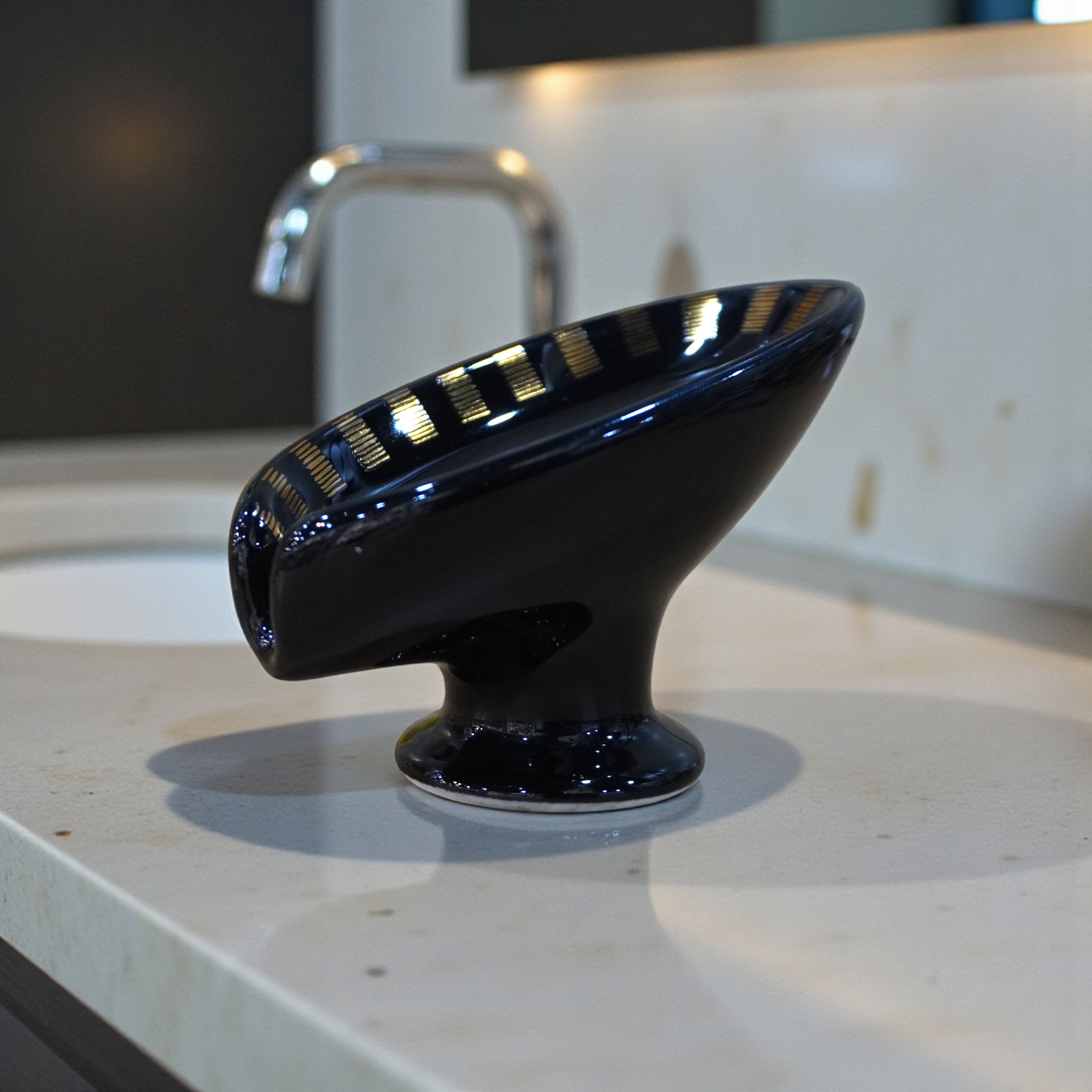 Ceramic Soap Holder Dish – Stylish & Practical Bathroom (Black)