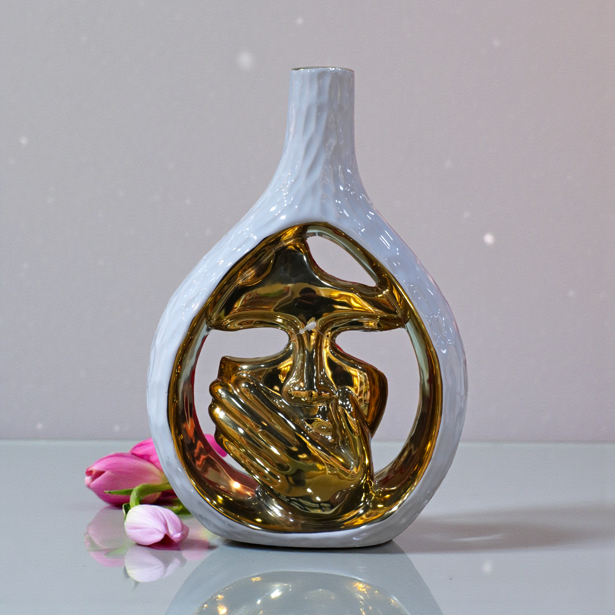 Decorative Flower Vase Showpiece in Ceramic