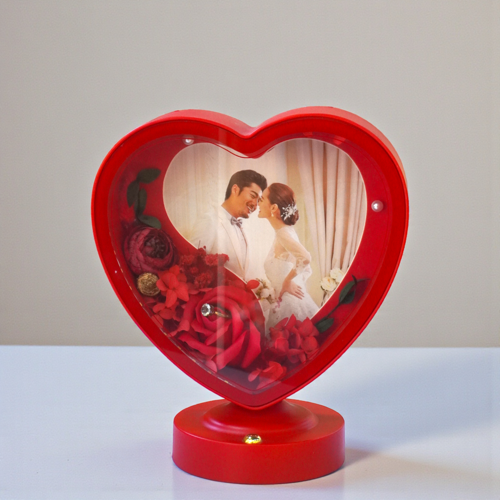 Heart-Shaped LED Photo Frame with Decorative Roses, Red and White Floral Design, Battery Operated