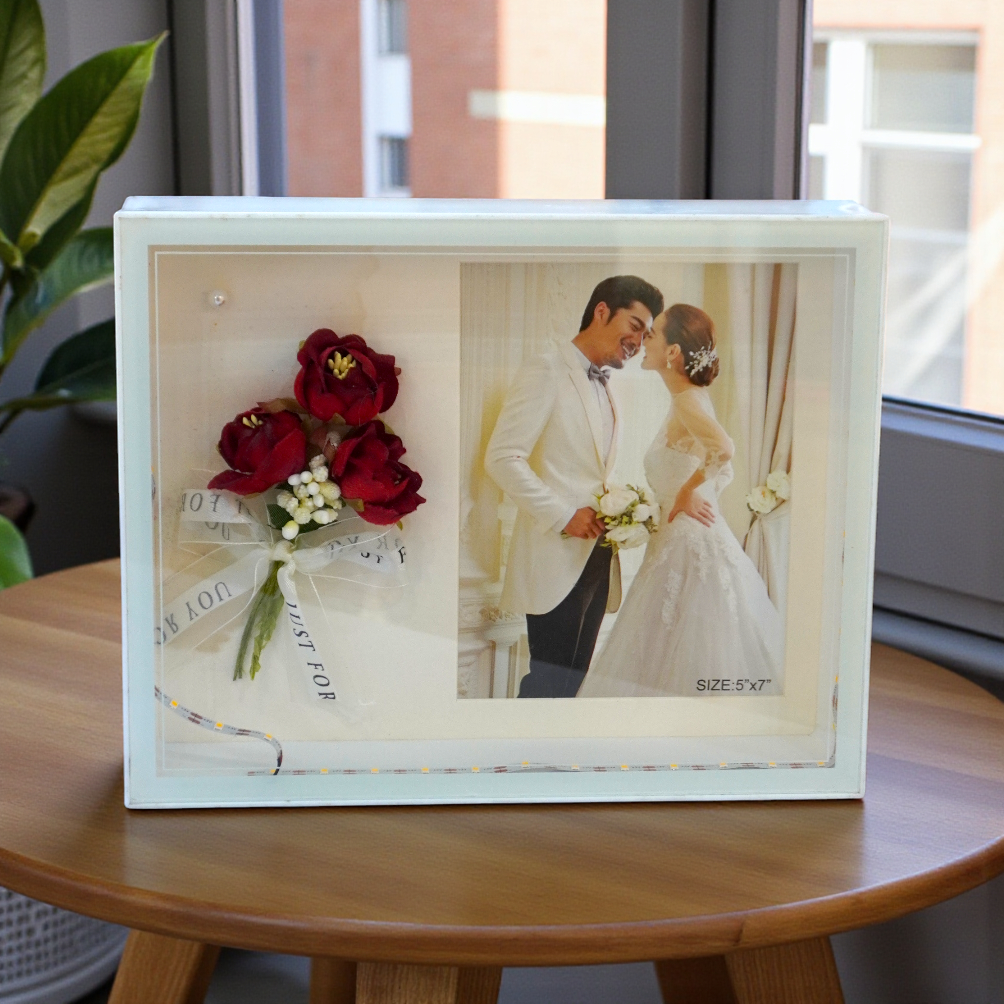 Gifts Byte Dual Photo Frame with LED Light for Red Rose Couple Wedding or Valentine's Gift