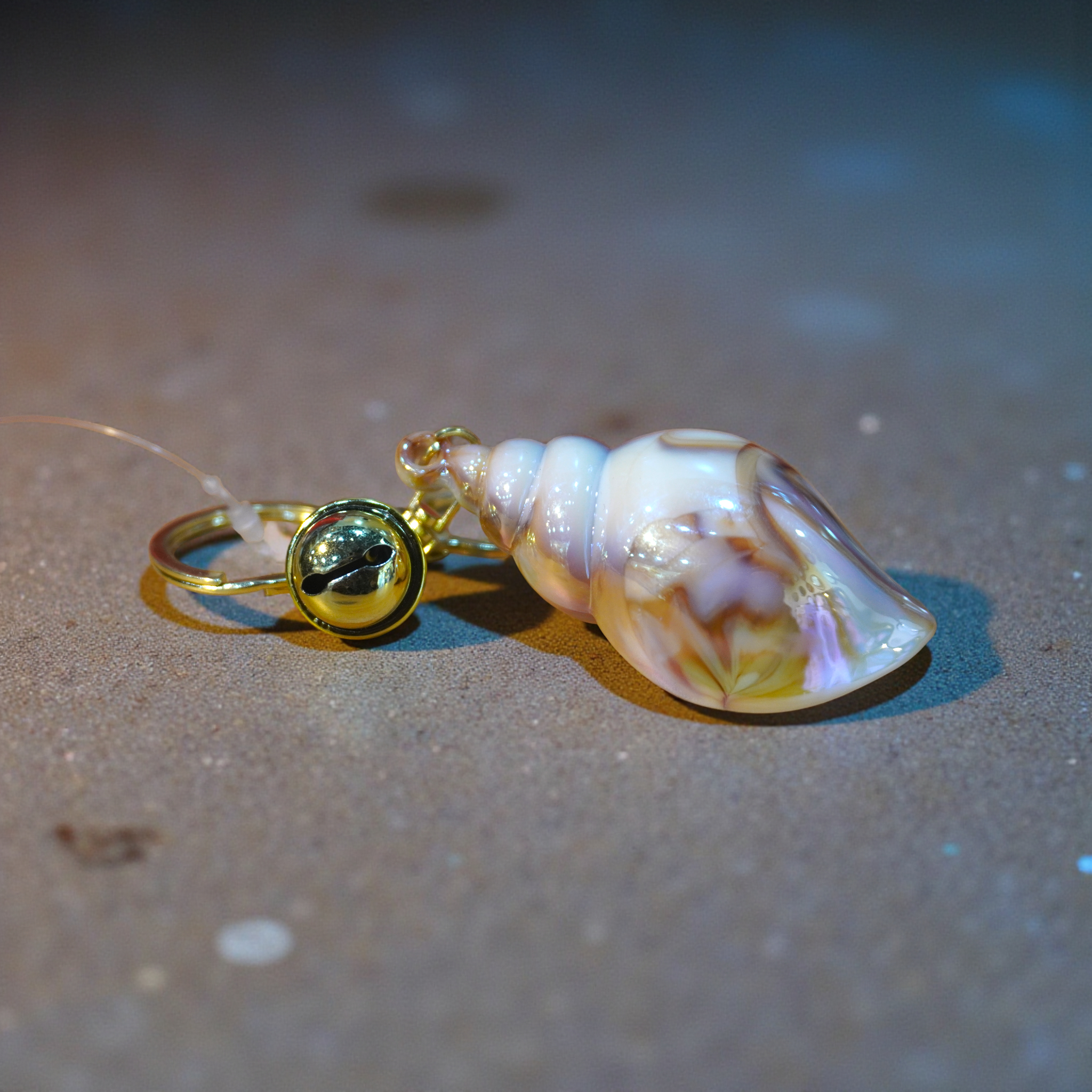 Shell keychain, natural seashell 1