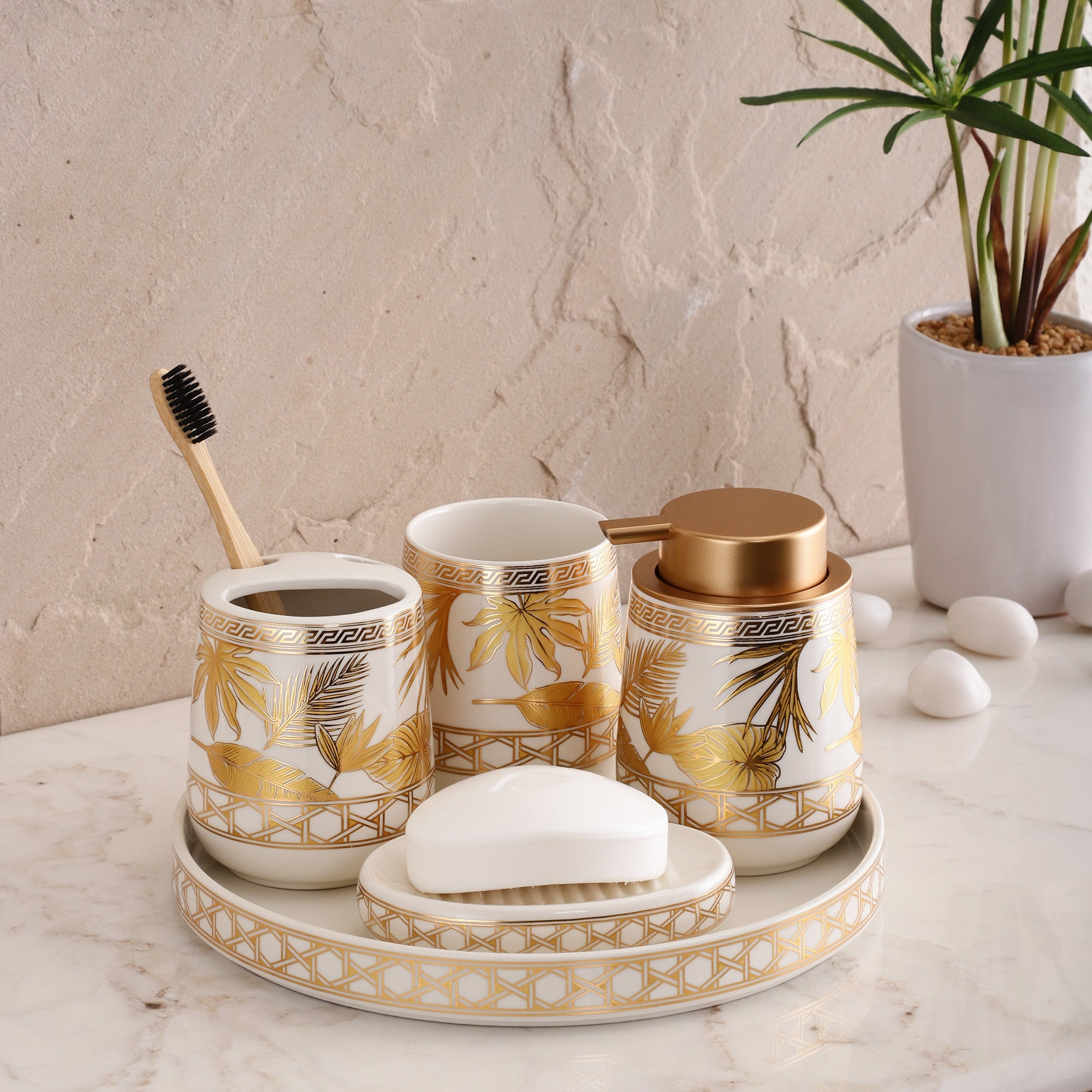 Meshed Pattern 4 Piece Bath Set (Gold)