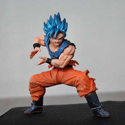 Dragon Ball Goku Blue Hair Catch Figure