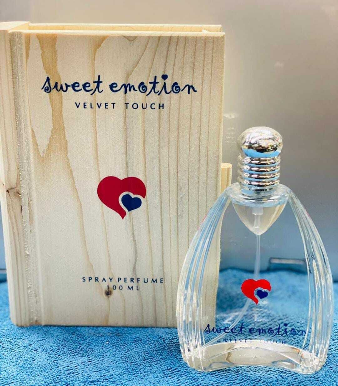 Velvet Touch Sweet Emotions Perfume - 100 ml  (For Men & Women)